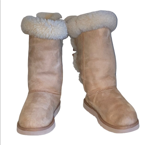 UGG CLASSIC TALL BAILEY BOW II TRIPLET WATER RESISTANT BOOTS. SIZE 8 - Picture 4 of 14